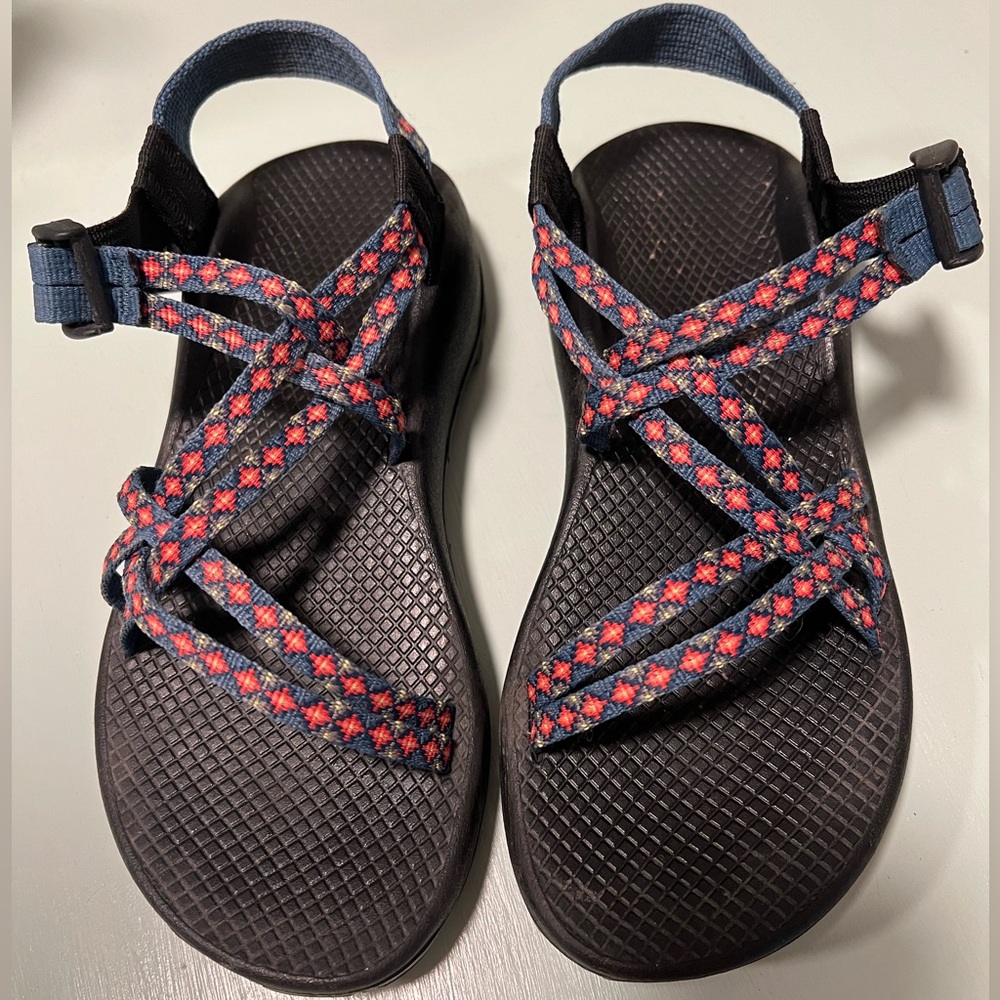 Chaco Women’s diamond print blue and pink sandals size 8 double strap